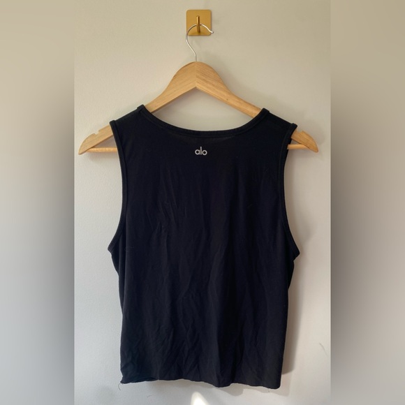 Alo | Large Black Twist Front Cover Tank - Picture 4 of 5